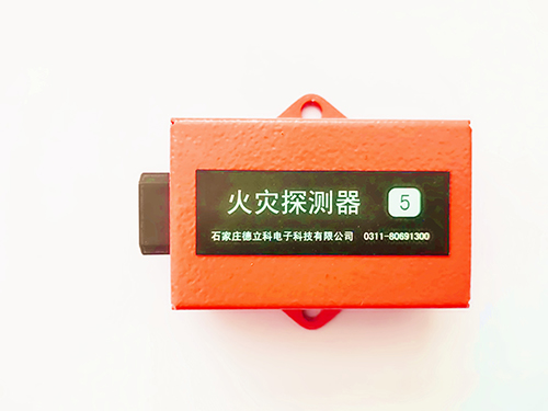 如何检查火灾探测报警装置的烟雾测试功能是否正常？